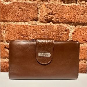 Buxton Leather Clutch Wallet with Accordion Pocket.